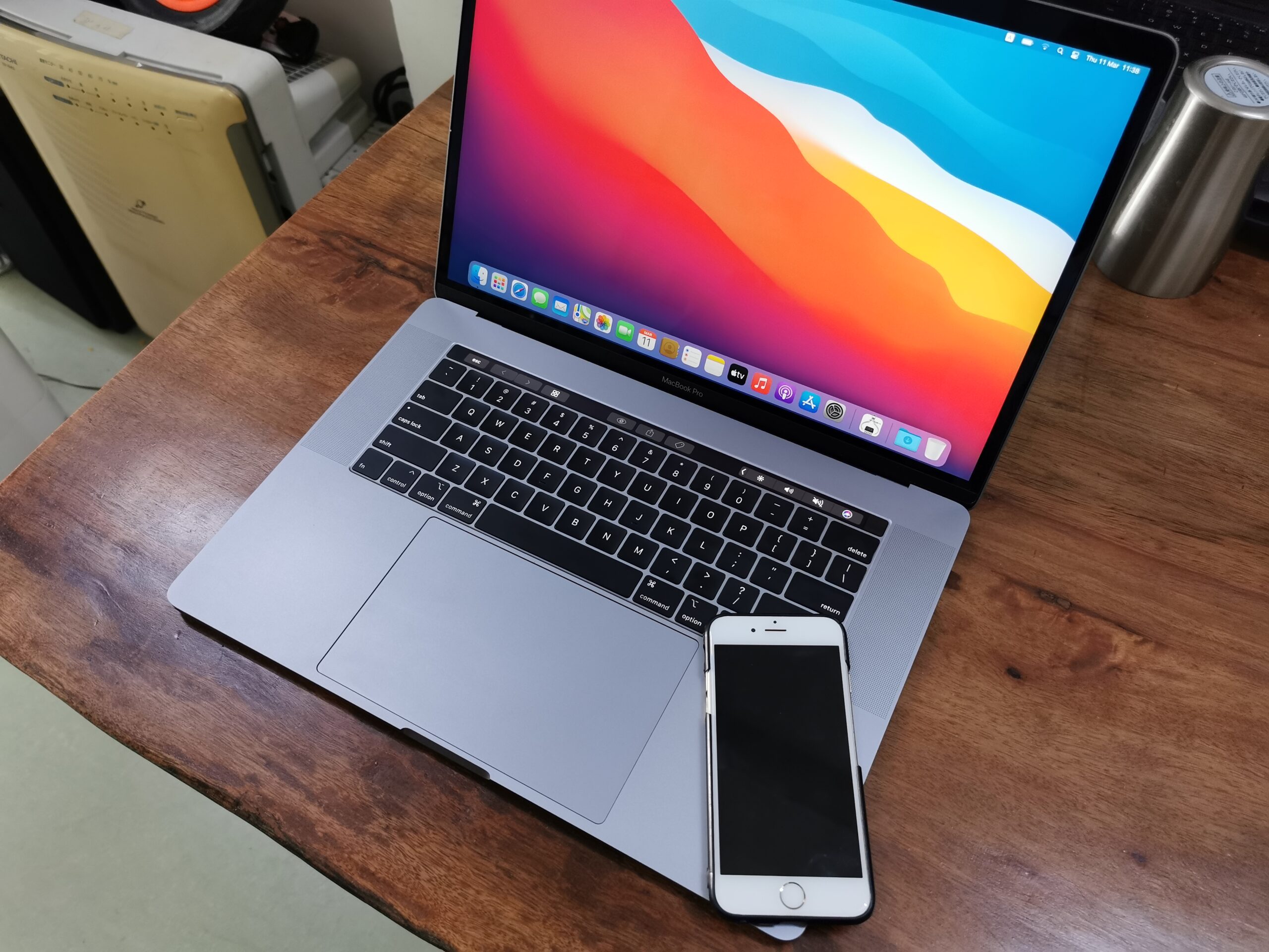 Macbook pro 15 inch 2019 i7 -16g -256g -vga 555x 4gb đồ họa khủng 99%